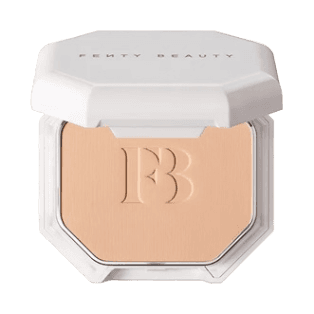 Pro Filt'R Soft Matte Powder Foundation 220 Light Medium With Warm Peach Undertones 9.1gr _ FENTY BEAUTY